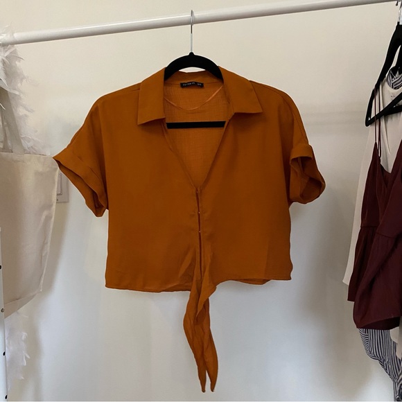 [SOLD] COTTON ON crop blouse with front-tie (XS) - Picture 4 of 4